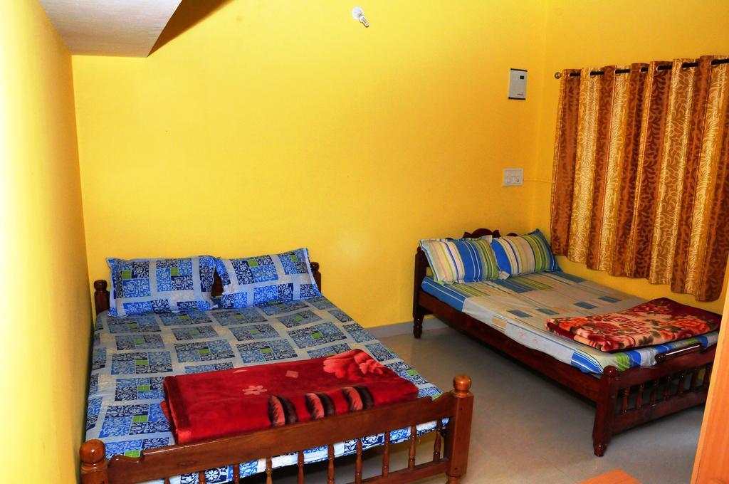 Akashadeepa Homestay Мадикери Номер фото