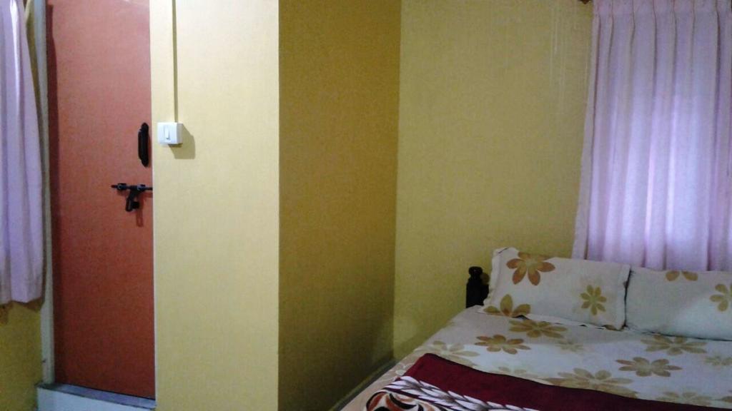 Akashadeepa Homestay Мадикери Экстерьер фото